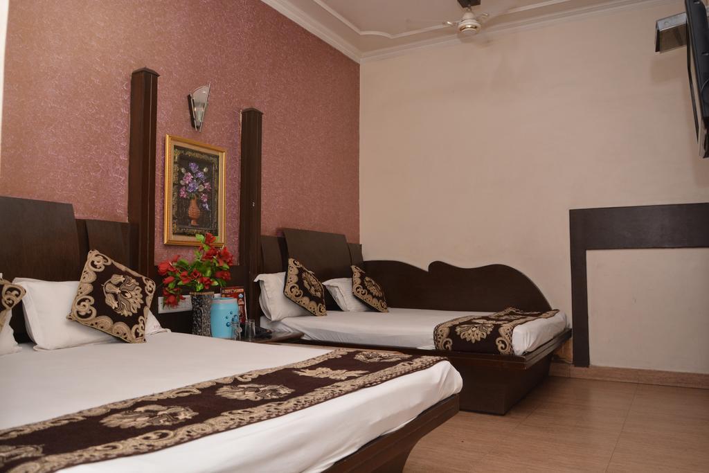 Hotel Yatri International Nueva Delhi Exterior foto