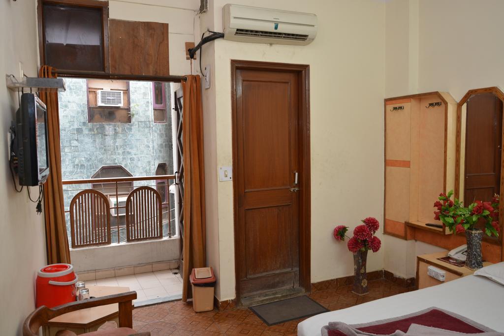 Hotel Yatri International Nueva Delhi Exterior foto